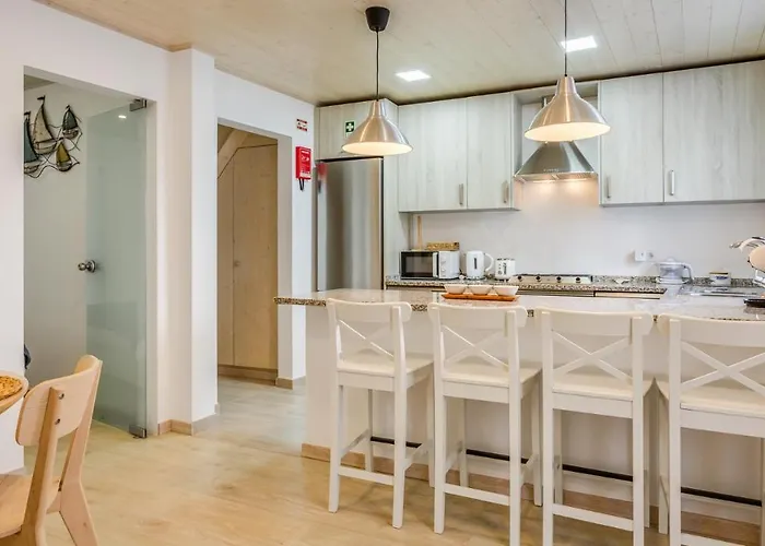 Апартаменты Glamorous 1 Bdr Duplex By Lovelystay *