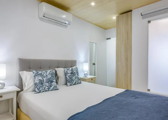Апартаменты Glamorous 1 Bdr Duplex By Lovelystay