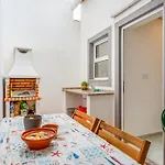 Glamorous 1 Bdr Duplex By Lovelystay Apartment
