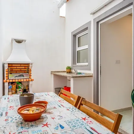 Glamorous 1 Bdr Duplex By Lovelystay Apartamento